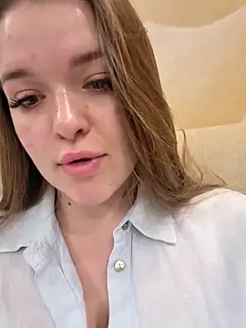 EmilyWhispers online show from 06/25/26, 05:07