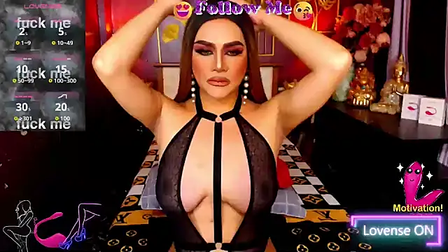 Snapshot of BombshellMARIA chatting on 10/16/25, 10:12 BombshellMARIA online show from 10/16/25, 10:12