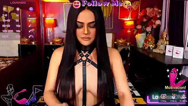 Snapshot of BombshellMARIA chatting on 10/21/25, 08:03 BombshellMARIA online show from 10/21/25, 08:03