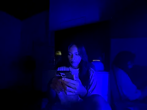 Snapshot of ella_foxtrot chatting on 10/05/25, 10:44 ella foxtrot online show from 10/05/25, 10:44