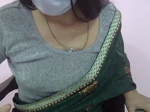 Laila Cute online show from 01/13/26, 04:49