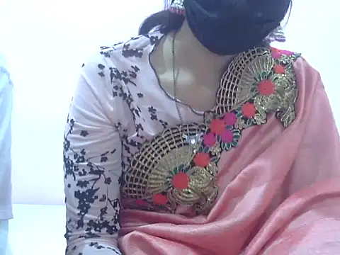 Snapshot of Laila_Cute chatting on 02/19/26, 03:47 Laila Cute online show from 02/19/26, 03:47