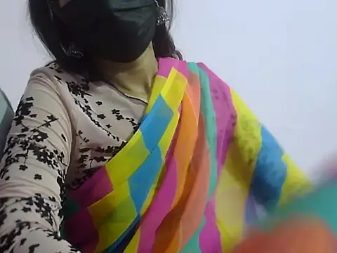 Snapshot of Laila_Cute chatting on 02/06/26, 02:40 Laila Cute online show from 02/06/26, 02:40