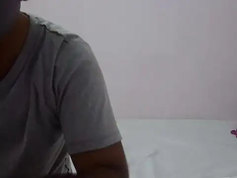 Snapshot of Laila_Cute chatting on 02/26/26, 03:50 Laila Cute online show from 02/26/26, 03:50