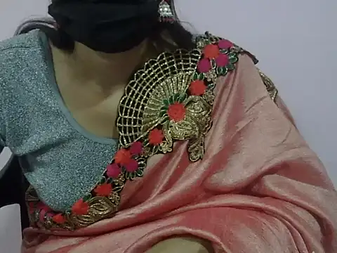 Snapshot of Laila_Cute chatting on 01/17/26, 01:58 Laila Cute online show from 01/17/26, 01:58