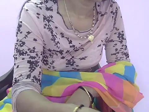 Snapshot of Laila_Cute chatting on 04/04/26, 02:51 Laila Cute online show from 04/04/26, 02:51