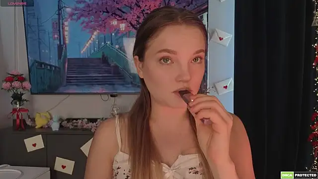 JulieLupo online show from 04/17/26, 07:11