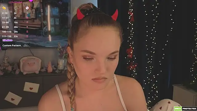 JulieLupo online show from 04/15/26, 07:03