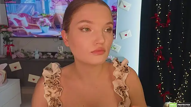 JulieLupo online show from 04/09/26, 06:41