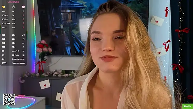 Snapshot of JulieLupo chatting on 03/03/26, 06:09 JulieLupo online show from 03/03/26, 06:09