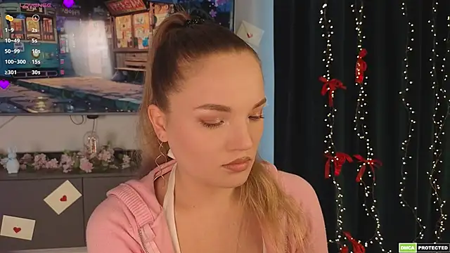 JulieLupo online show from 04/11/26, 06:54