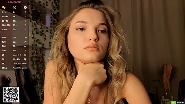 Snapshot of JulieLupo chatting on 02/15/26, 07:51 JulieLupo online show from 02/15/26, 07:51