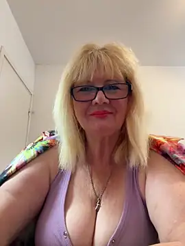 BoloshkaBlonda online show from 10/11/25, 12:28