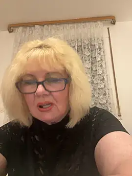 BoloshkaBlonda online show from 11/11/25, 07:52