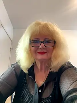 BoloshkaBlonda online show from 10/24/25, 10:03