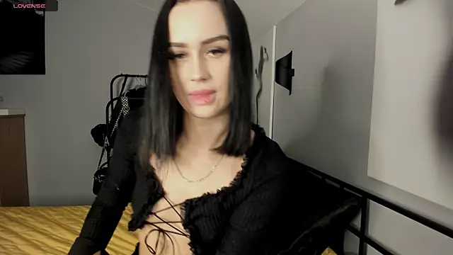 Lisa  Johnson online show from 11/08/25, 12:14