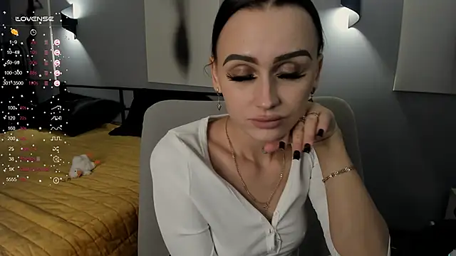 Lisa  Johnson online show from 11/23/25, 07:02