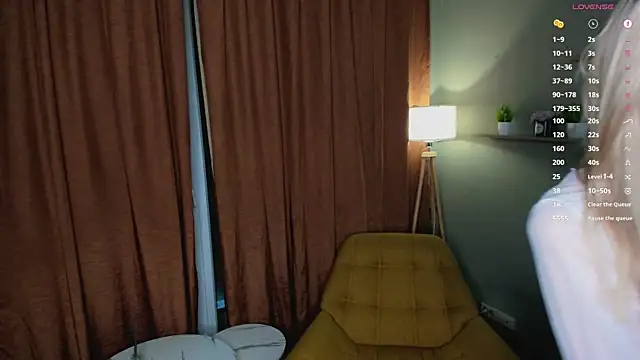 Snapshot of PocketDollX chatting on 07/17/26, 04:15 PocketDollX online show from 07/17/26, 04:15