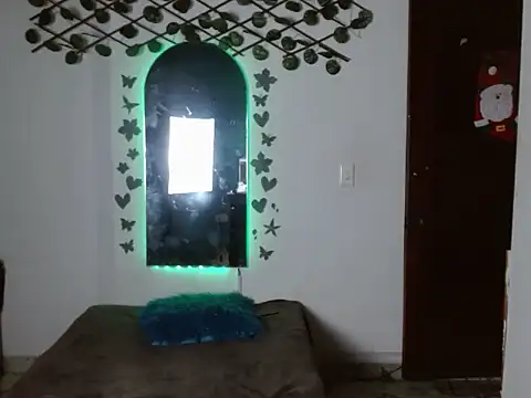 Snapshot of Ebony_luna chatting on 01/12/26, 06:15 Ebony luna online show from 01/12/26, 06:15