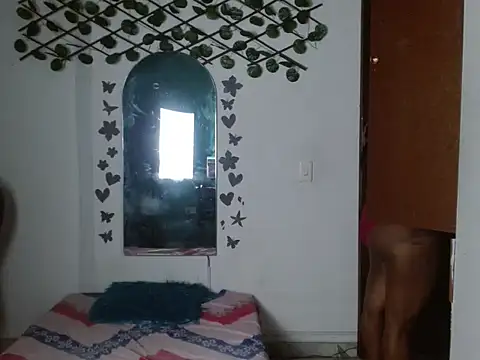 Snapshot of Ebony_luna chatting on 02/13/26, 07:58 Ebony luna online show from 02/13/26, 07:58