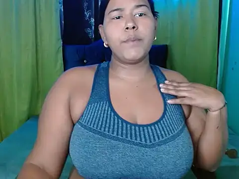 Snapshot of Ebony_luna chatting on 02/27/26, 05:35 Ebony luna online show from 02/27/26, 05:35