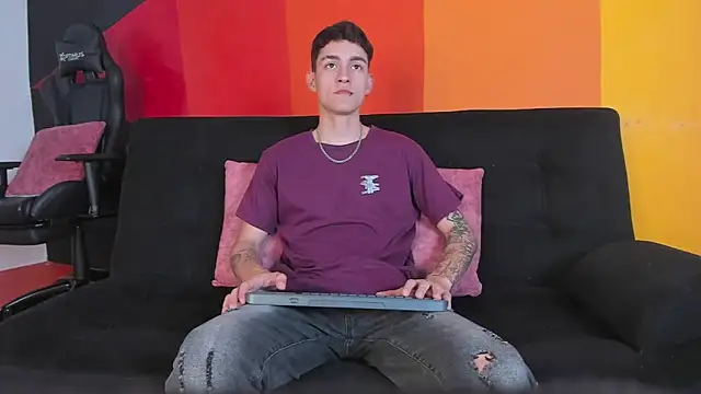 Snapshot of LukeSavagge chatting on 10/16/25, 01:52 LukeSavagge online show from 10/16/25, 01:52