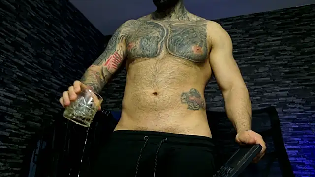 MasculineGuy99 online show from 04/01/26, 11:12