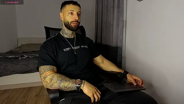 MasculineGuy99 online show from 10/27/25, 04:35