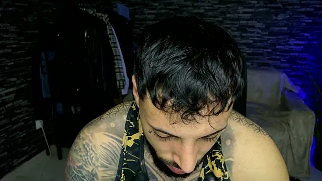 MasculineGuy99 online show from 05/05/26, 08:23