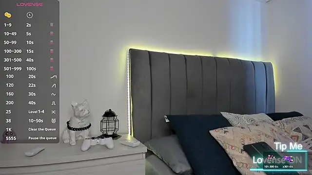 Snapshot of JARETHH chatting on 10/31/25, 01:41 JARETHH online show from 10/31/25, 01:41