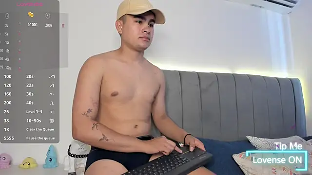 Snapshot of JARETHH chatting on 11/08/25, 01:47 JARETHH online show from 11/08/25, 01:47