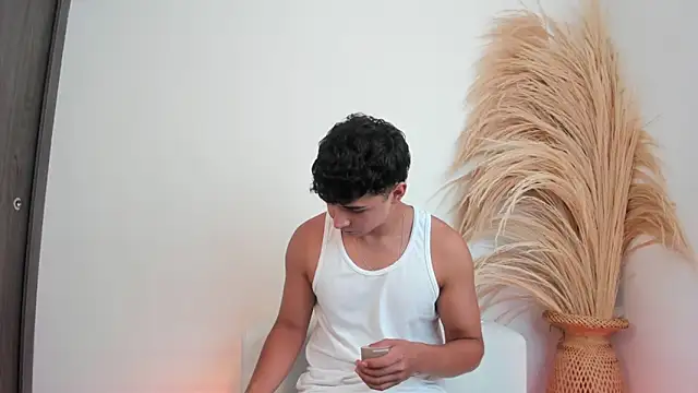 Thiago Connor21 online show from 12/17/25, 05:51