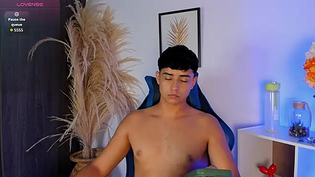 Thiago Connor21 online show from 05/27/26, 01:57