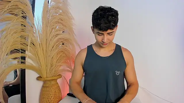 Thiago Connor21 online show from 11/10/25, 06:13