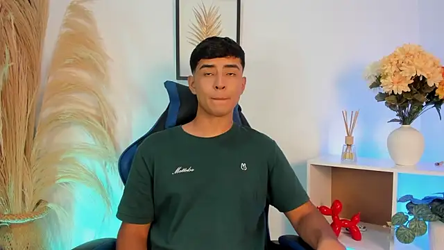 Thiago Connor21 online show from 04/21/26, 11:44