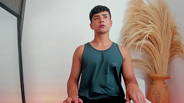 Thiago Connor21 online show from 12/15/25, 06:03