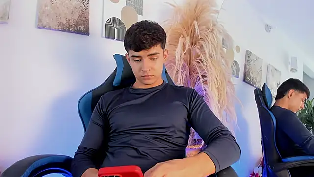 Thiago Connor21 online show from 03/26/26, 08:18