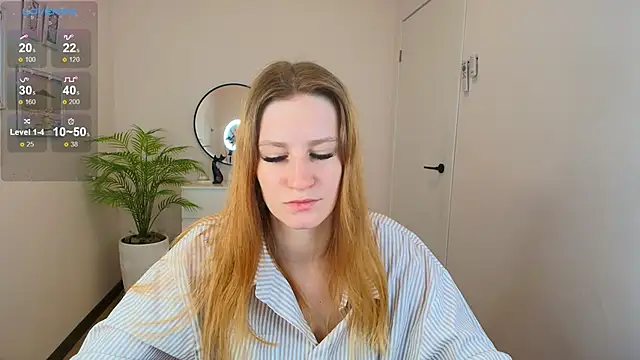 Snapshot of travelerrrr chatting on 10/07/25, 02:34 travelerrrr online show from 10/07/25, 02:34