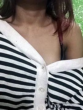 Lusty Naina online show from 11/15/25, 01:37