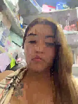 Snapshot of itsgianna chatting on 11/07/25, 04:55 itsgianna online show from 11/07/25, 04:55