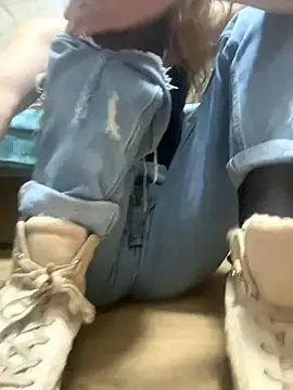 pleasedontpressaredburton online show from 10/11/25, 12:00