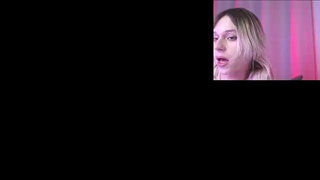 Snapshot of SophieDiamond_Xx chatting on 11/21/25, 02:05 SophieDiamond Xx online show from 11/21/25, 02:05