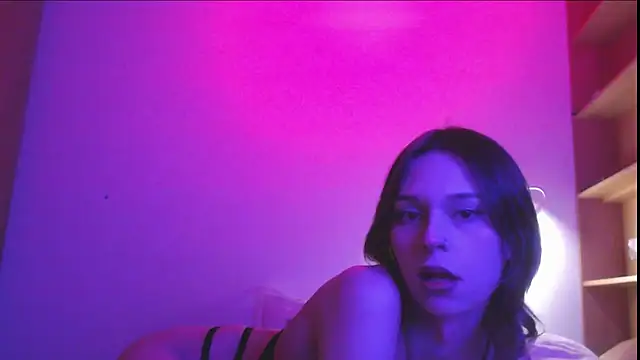 Snapshot of SophieDiamond_Xx chatting on 12/15/25, 06:47 SophieDiamond Xx online show from 12/15/25, 06:47