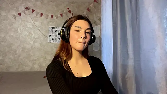 Snapshot of TeresitaLish chatting on 10/09/25, 02:28 TeresitaLish online show from 10/09/25, 02:28