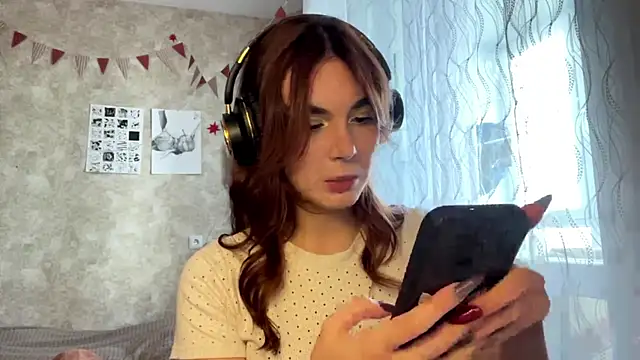 Snapshot of TeresitaLish chatting on 10/08/25, 02:07 TeresitaLish online show from 10/08/25, 02:07