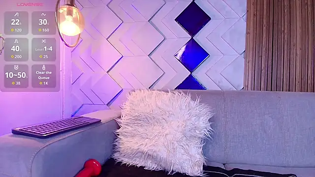 Matti sofia  online show from 11/19/25, 07:03