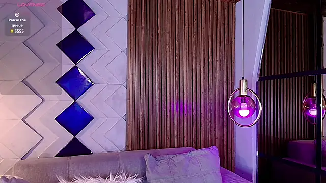 Matti sofia  online show from 11/12/25, 07:07