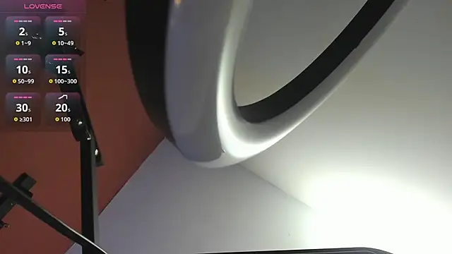 Mia lopez 1 online show from 10/31/25, 11:18