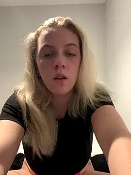 LucyLowbb online show from 11/01/25, 10:36