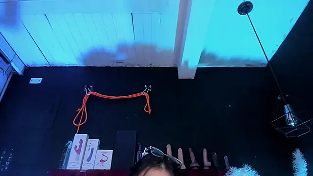 Snapshot of Cony_l chatting on 11/27/25, 11:43 Cony l online show from 11/27/25, 11:43